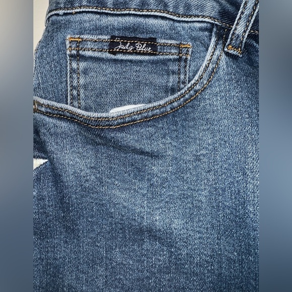 Judy Blue High Rise Star Embroidered Denim Shorts - Picture 4 of 12